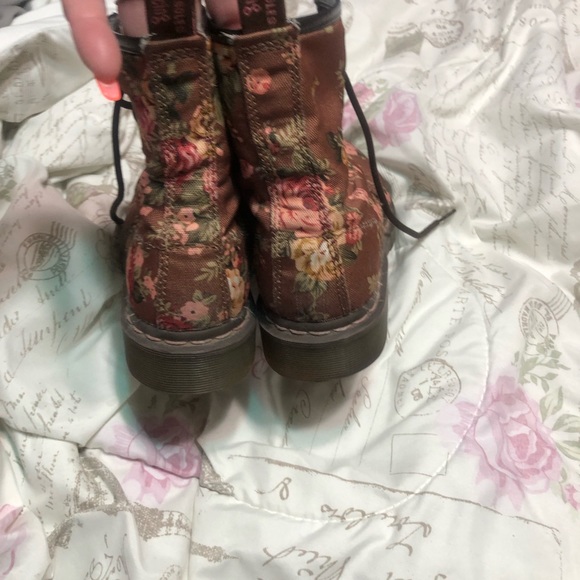 Doc Marten’s - Picture 6 of 7